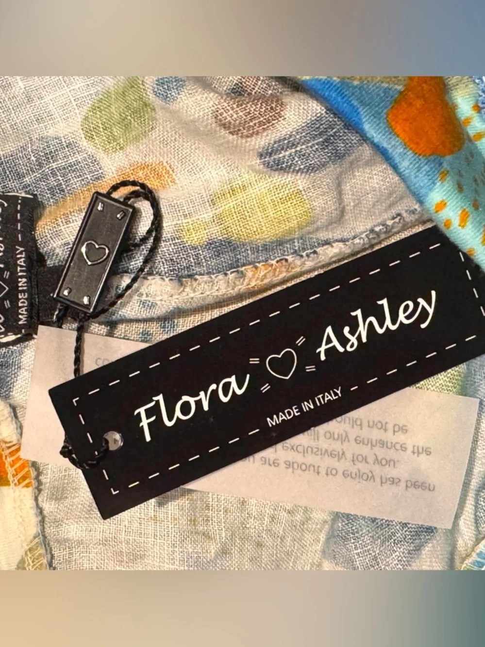 Flora Ashley Women’s Abstract Multi-Color Shorts w pockets LARGE NEW WITH TAGS